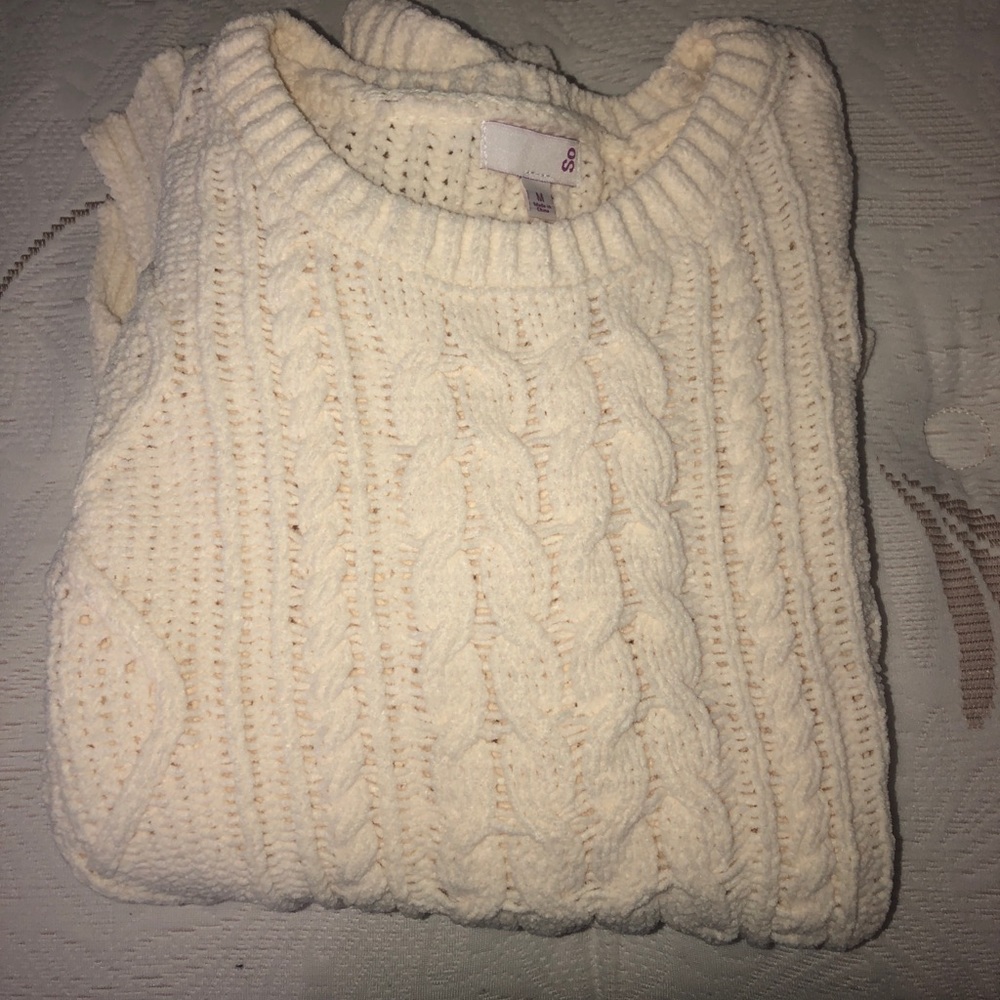 Size M Soft Cream Sweater